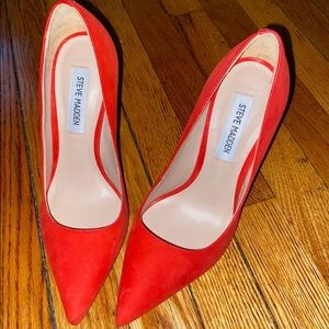 Steve Madden, red pumps